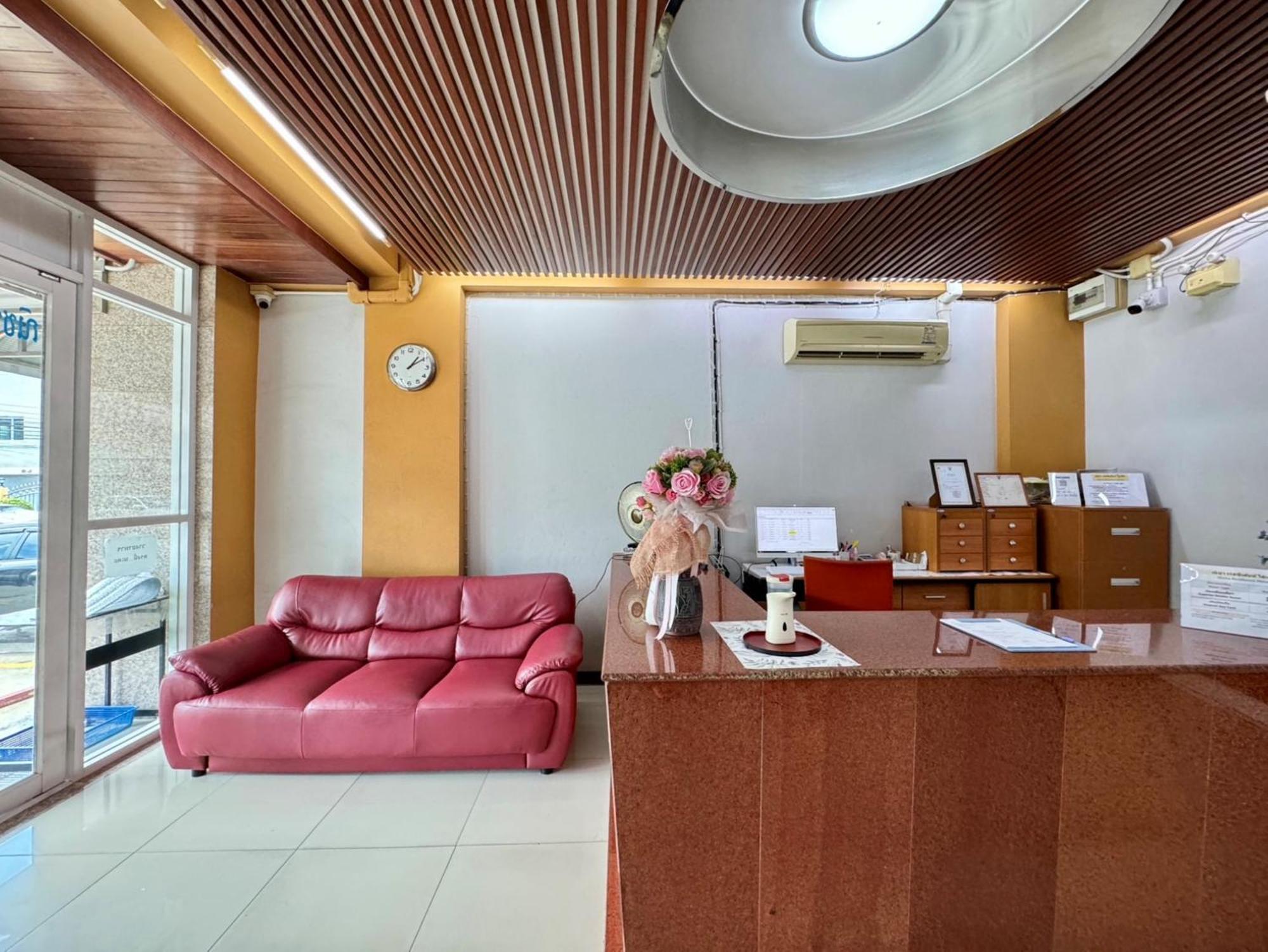 Nicha Residence Hotel バンコク都 エクステリア 写真