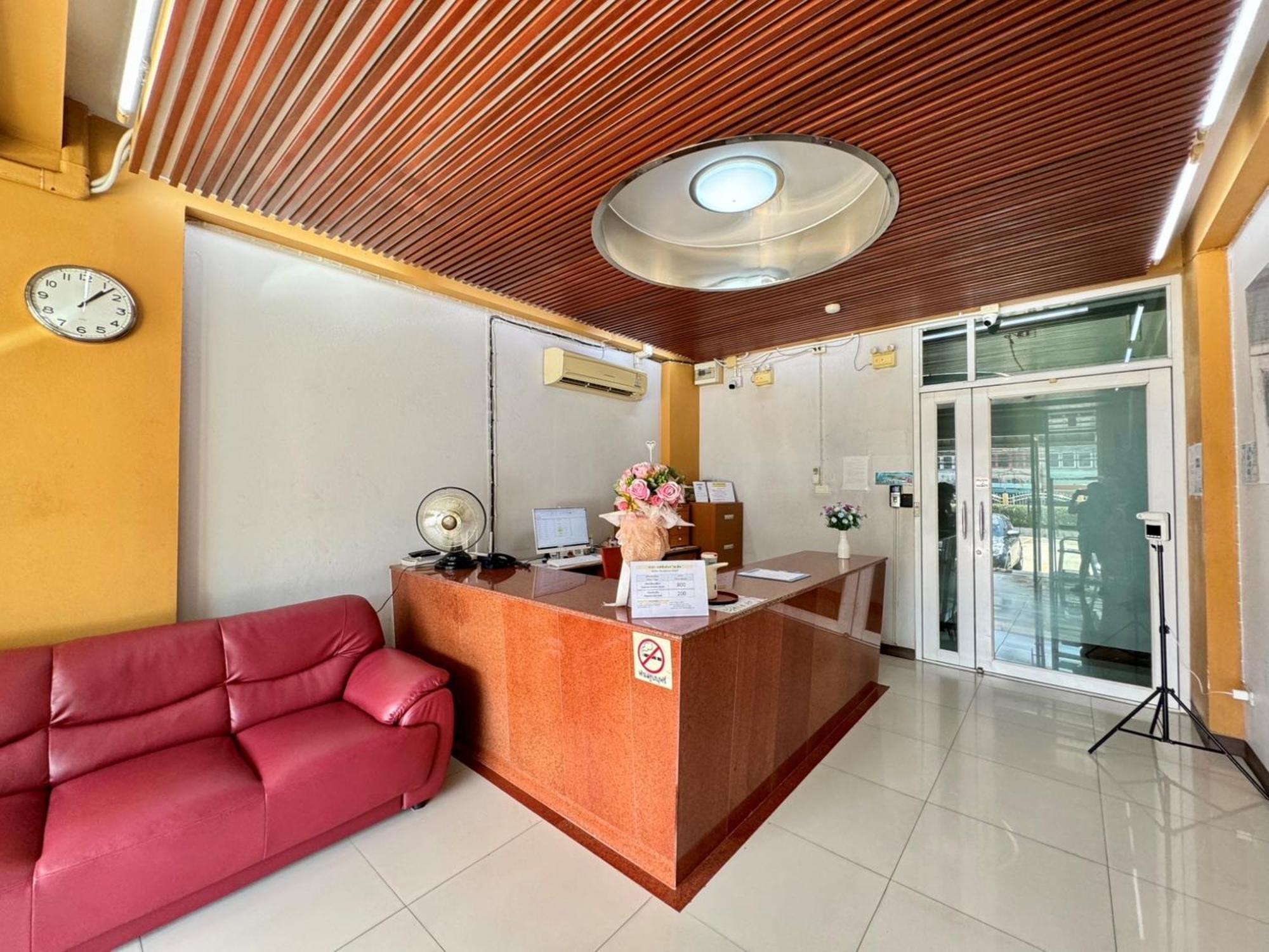 Nicha Residence Hotel バンコク都 エクステリア 写真