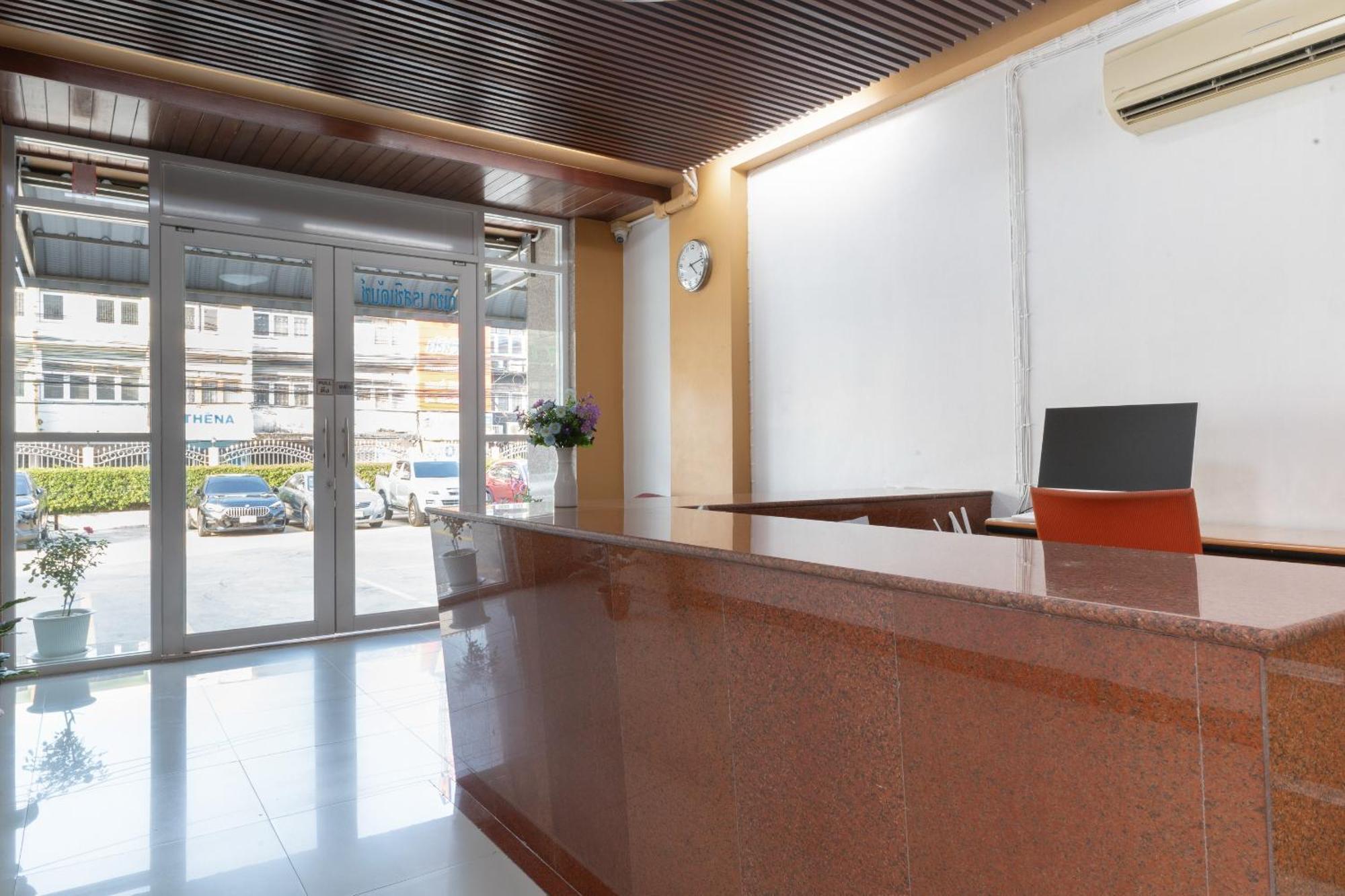 Nicha Residence Hotel バンコク都 エクステリア 写真