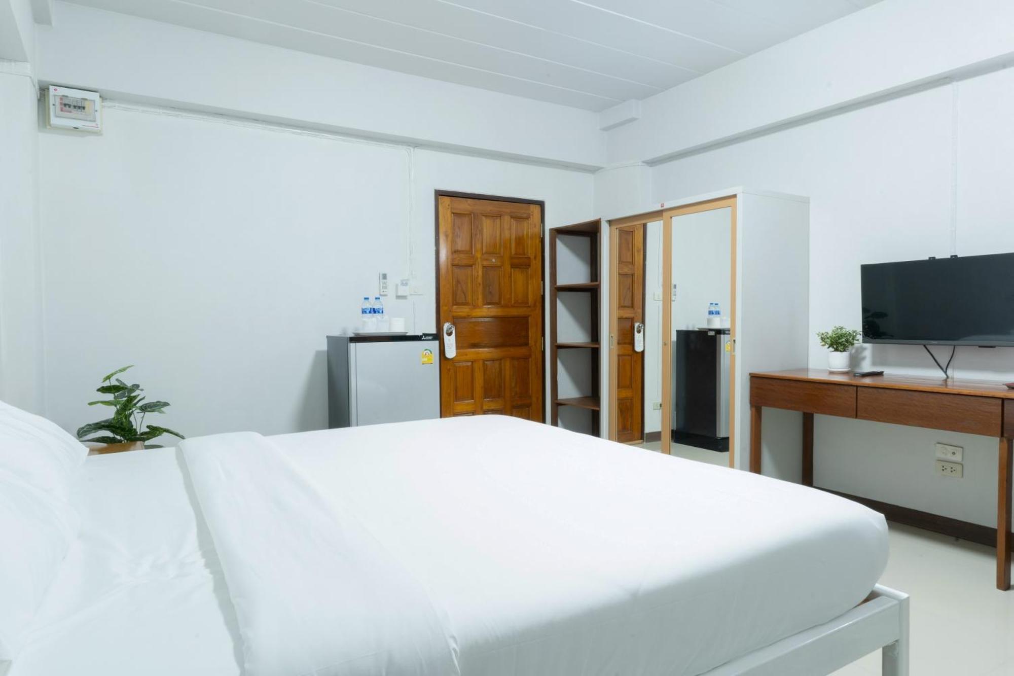 Nicha Residence Hotel バンコク都 エクステリア 写真