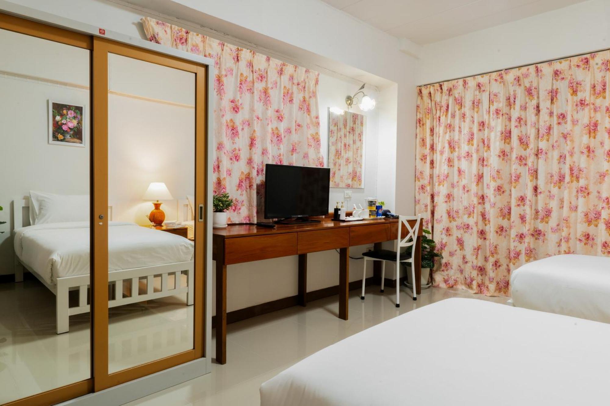 Nicha Residence Hotel バンコク都 エクステリア 写真