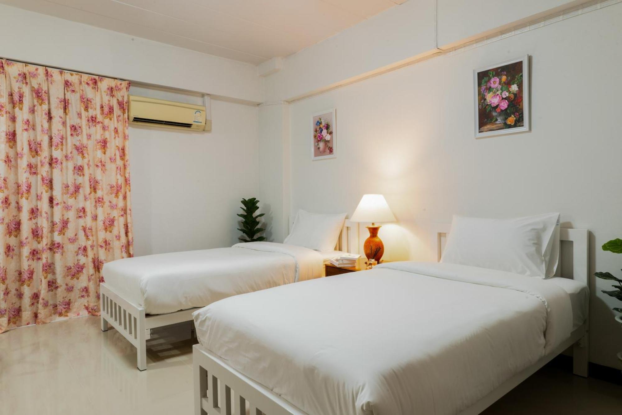 Nicha Residence Hotel バンコク都 エクステリア 写真